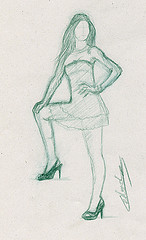 Mode : femme posant debout croquis dessiné au crayon vert