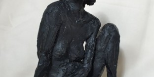 Statuette terracotta jeune-femme terre-cuite patinée noire